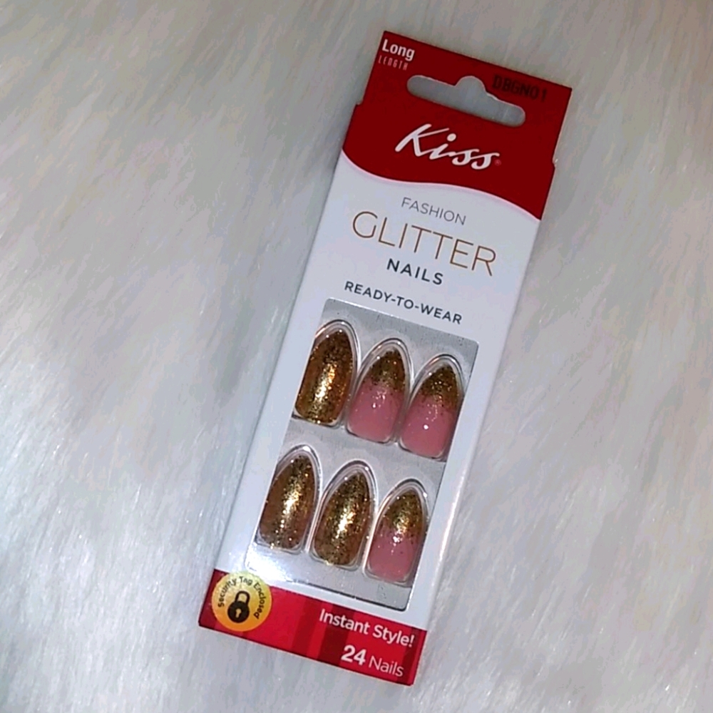 3\$15 🎉💋 ✨💅 - Picture 1 of 2
